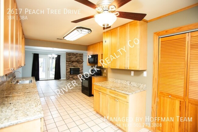 Building Photo - 2617 Peach Tree Dr