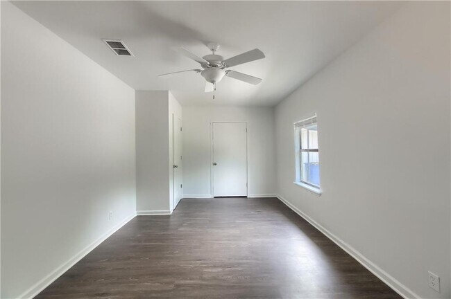 Building Photo - 6707 E Riverside Dr