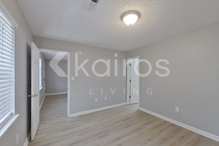 Building Photo - 125 Deer Pkwy