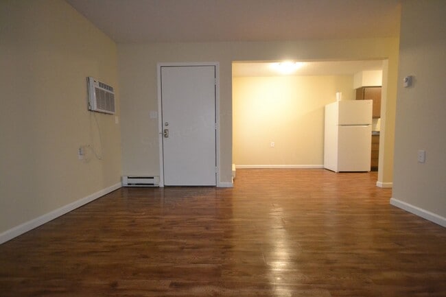 Building Photo - Hillcrest Village Apartments