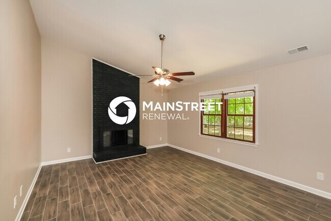 Building Photo - 4 Bedroom Pet-Friendly Home in CHARLOTTE, ...