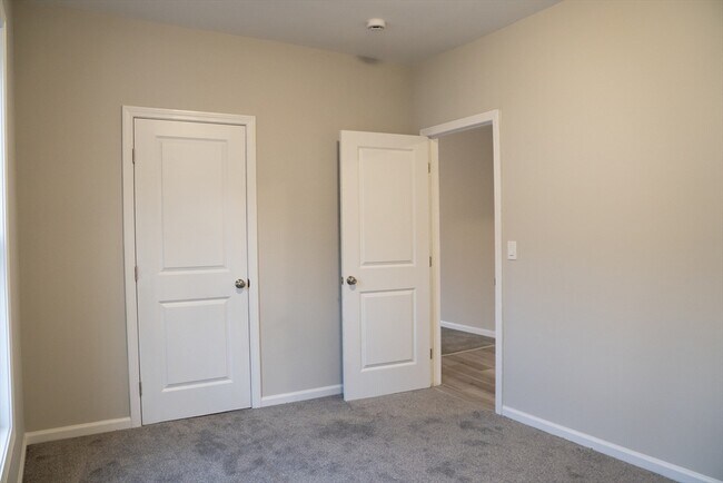 Building Photo - 57 Cottage St