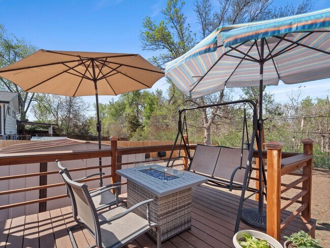 Building Photo - Spacious 5-Bedroom Ranch Backing to the High Line Canal in Littleton