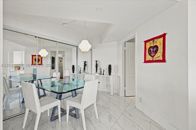 Building Photo - 20185 E Country Club Dr