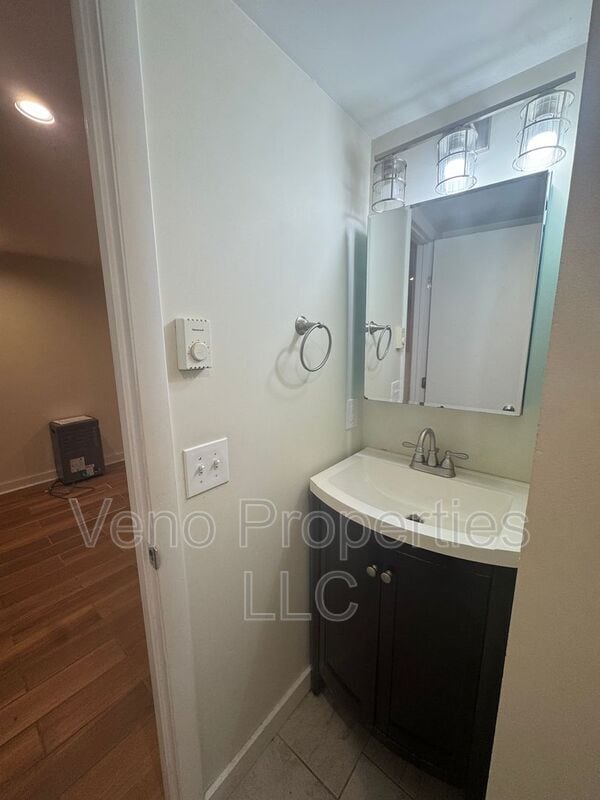 Building Photo - 402 Hamilton St