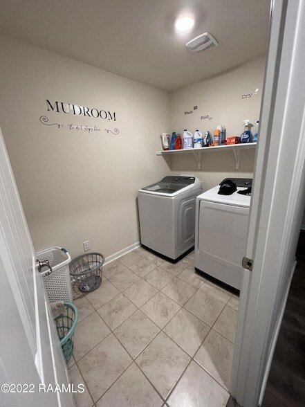 Building Photo - 400 Caldwell Sugar Rd