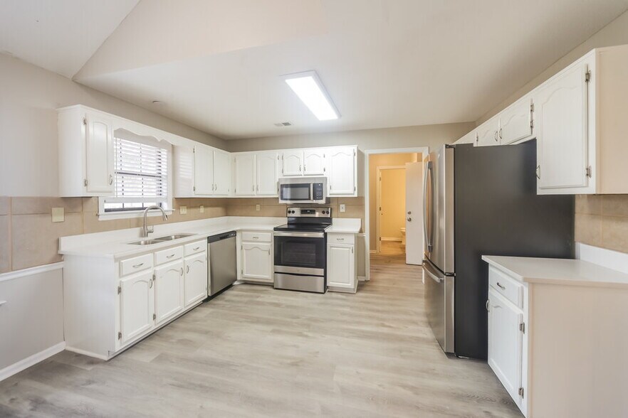 Building Photo - 6741 Plumblee Cove E
