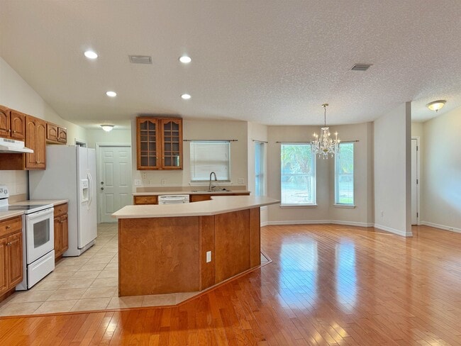 Building Photo - 932 Delcie Dr