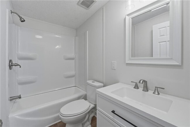 Building Photo - 190 Chivalry Ln