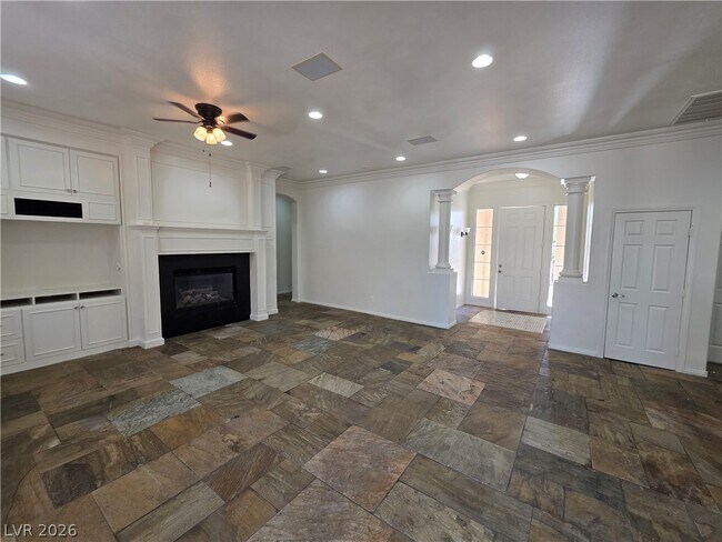 Building Photo - 9338 Wilderness Glen Ave