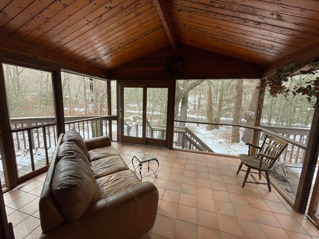 Building Photo - Gorgeous River Front Cabin in the Woods Fu...