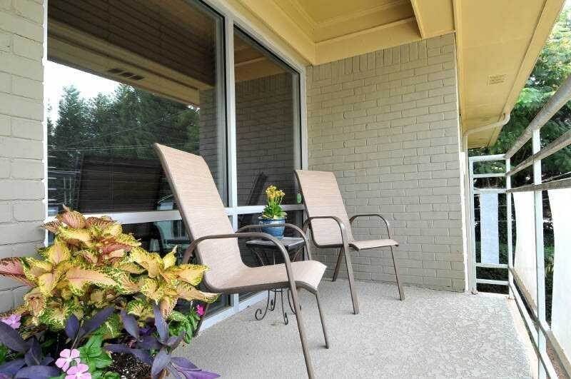 Spacious balcony - 3046 Briarcliff Rd NE