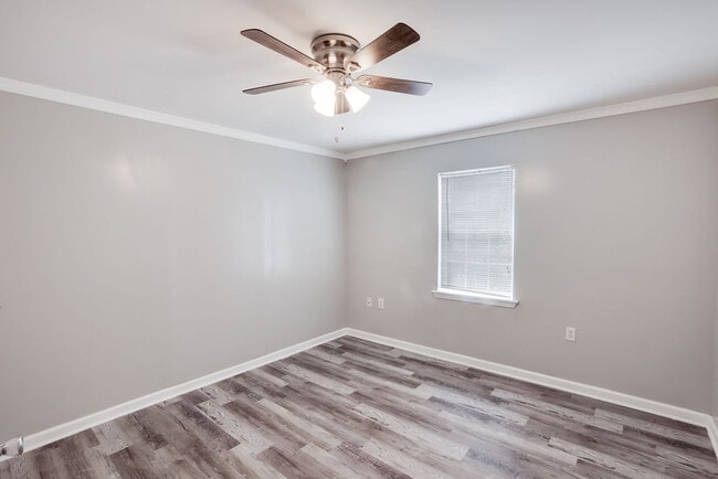 Building Photo - 710 Derbigny St