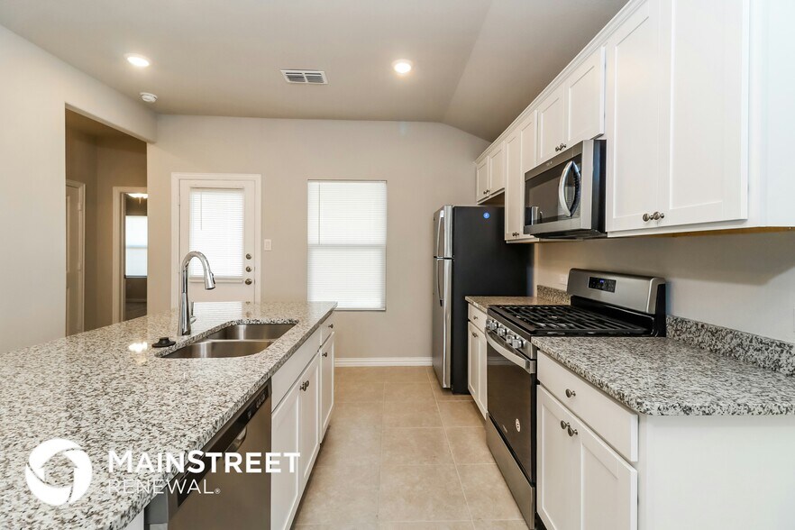 Building Photo - 6333 Armadillo Ct