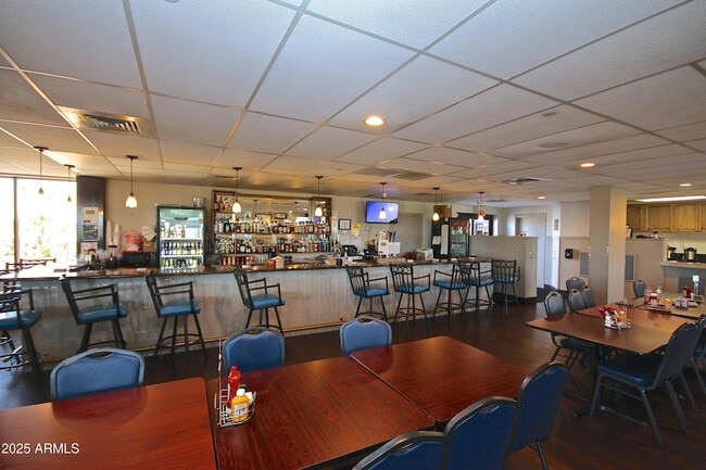 Building Photo - 1831 E Lindrick Dr