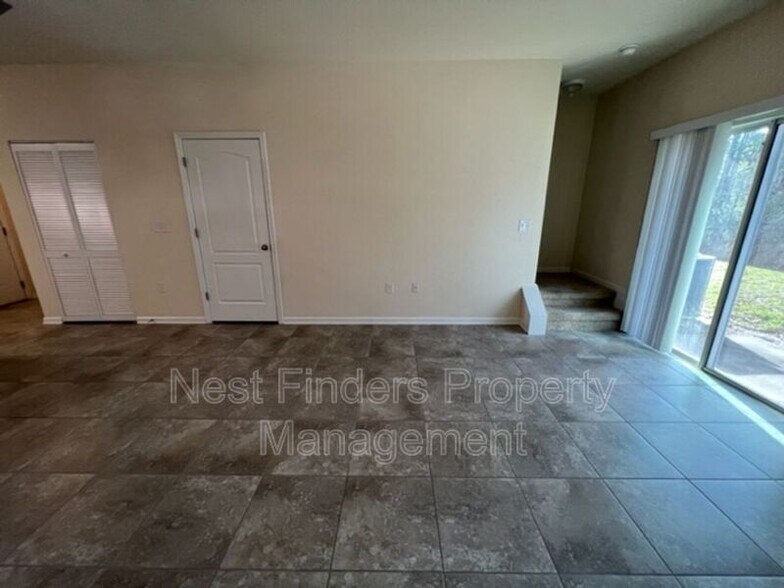Building Photo - 726 Servia Dr