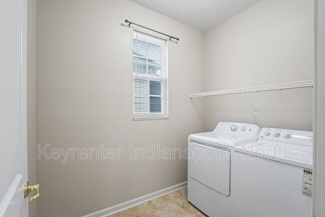 Building Photo - 16355 Meadowlands Ln