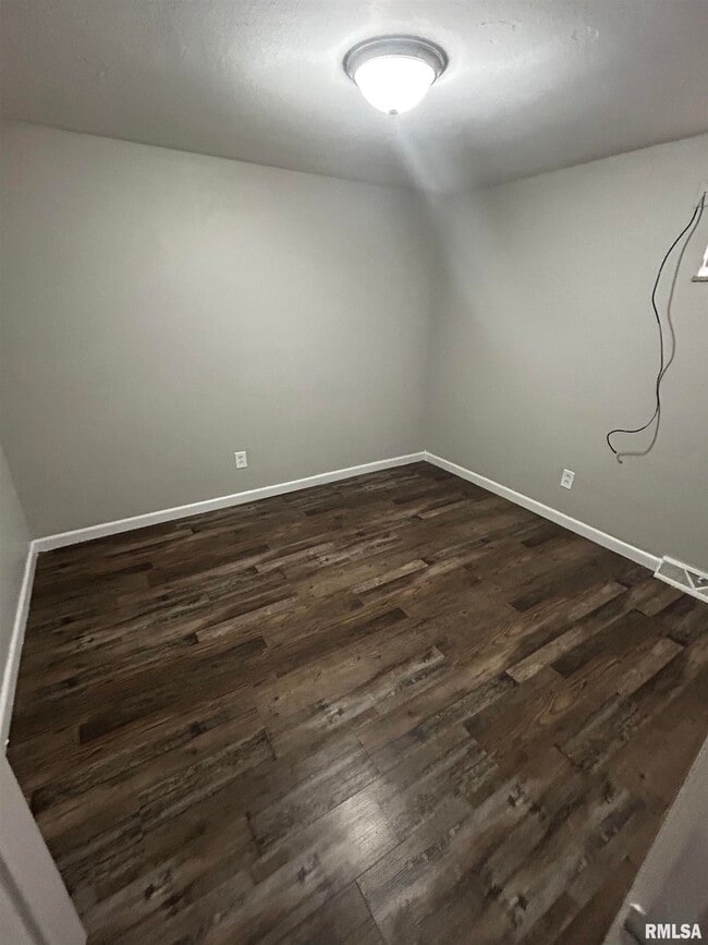 Building Photo - 2611 W Wardcliffe Dr