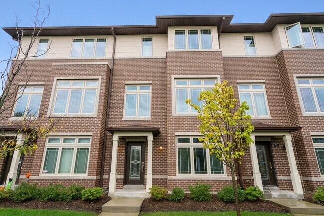 Building Photo - 39 Forest Ave