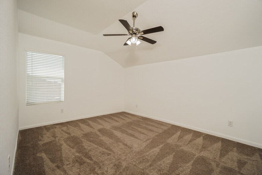 Building Photo - 1217 White Willow