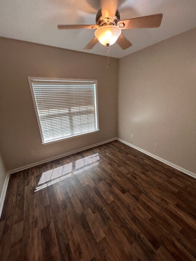 Building Photo - Fountain Crest Subdivision!