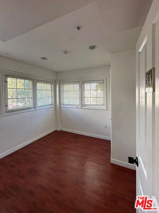 Building Photo - 2667 Menlo Ave