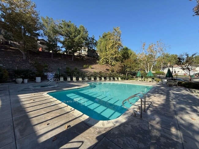 Building Photo - 2 bed 1.5 bath in Dakota Community in Wago...