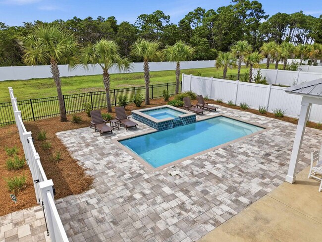 Building Photo - 508 Lyndell Ln