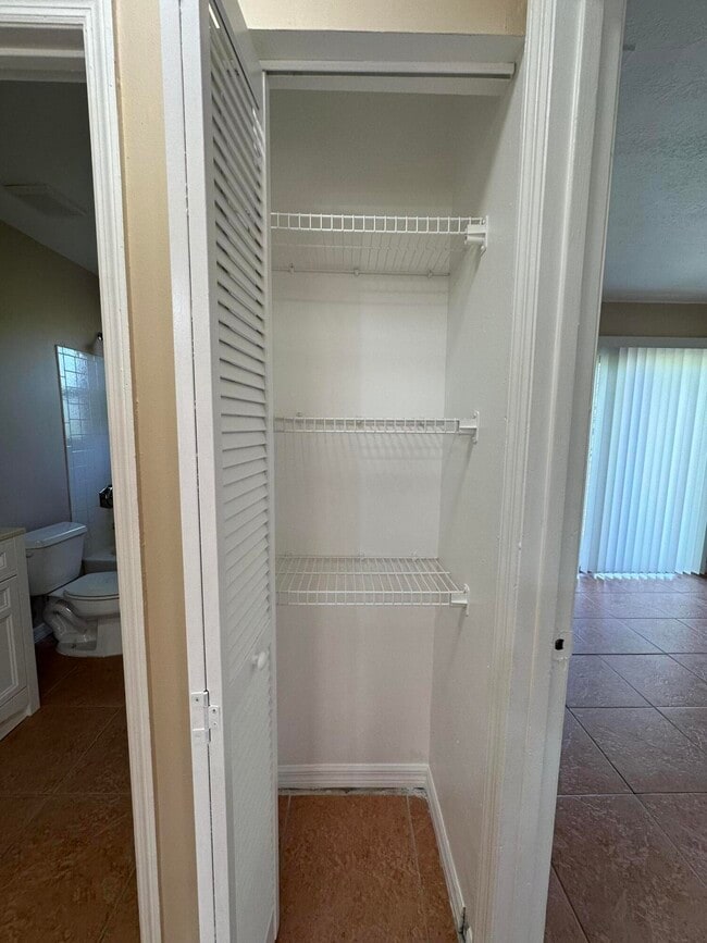 Building Photo - 958 Louisiana Ave