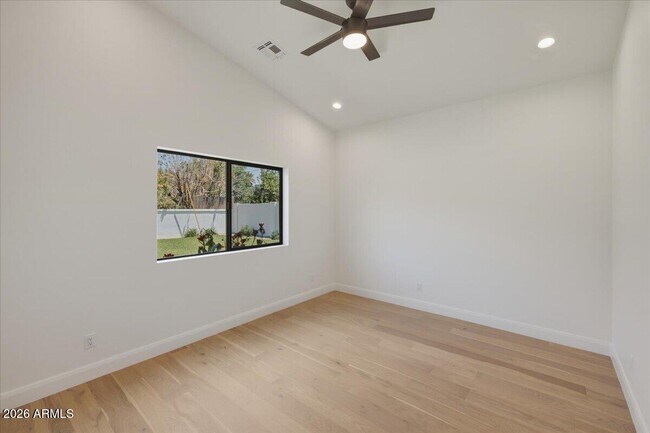 Building Photo - 6050 E Hollyhock St