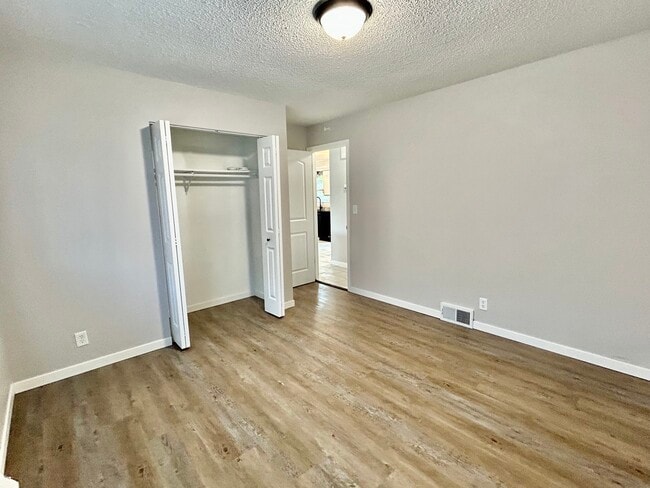 Building Photo - 414 Belle Aire Dr