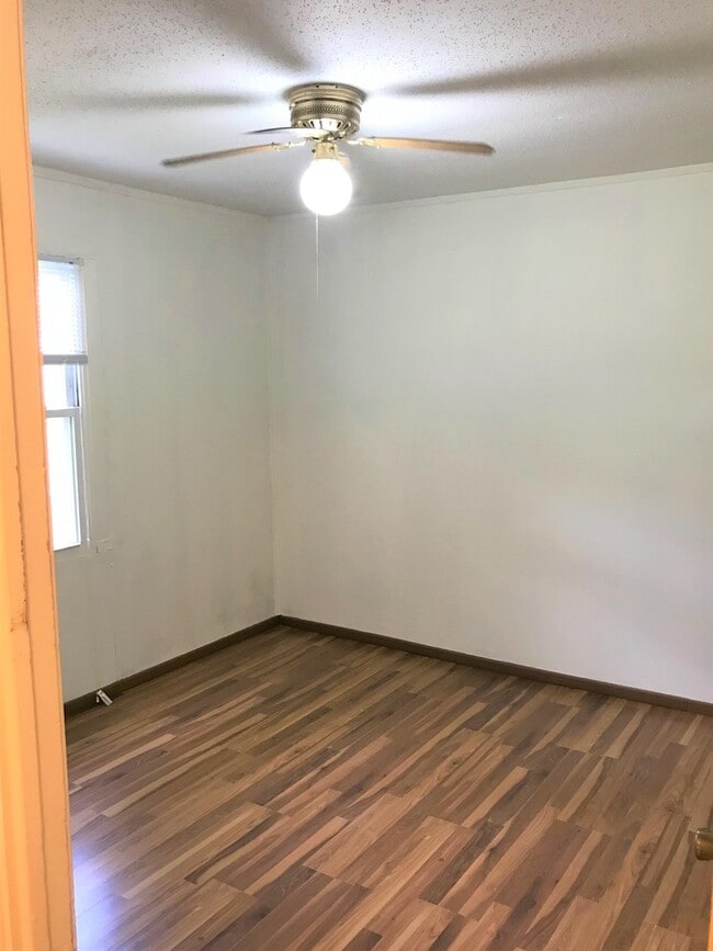 Building Photo - 728/730 Lee Ct.