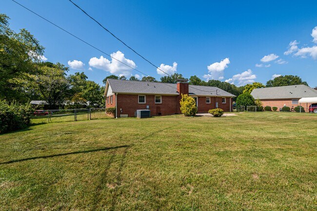 Building Photo - 114 Cottonwood Dr