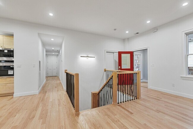 Building Photo - 14 Newell Rd