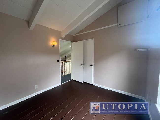 Building Photo - Beautiful and spacious 2 Bedroom, 1.5 Bathroom Located in Rio Del Mar, close to the beach and Apt...