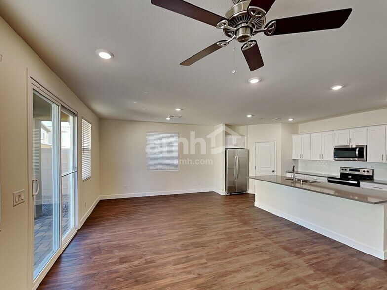 Building Photo - 290 Dahlia Rachel Pl