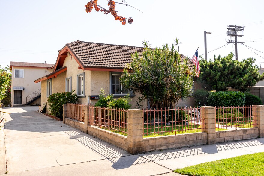 Building Photo - 3522 Garden Ave