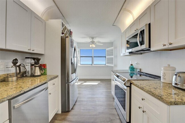 Building Photo - 1201 S Ocean Dr