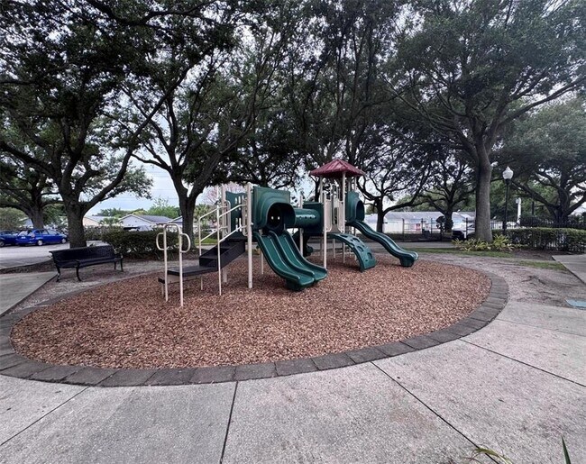 Building Photo - 2019 Dixie Belle Dr