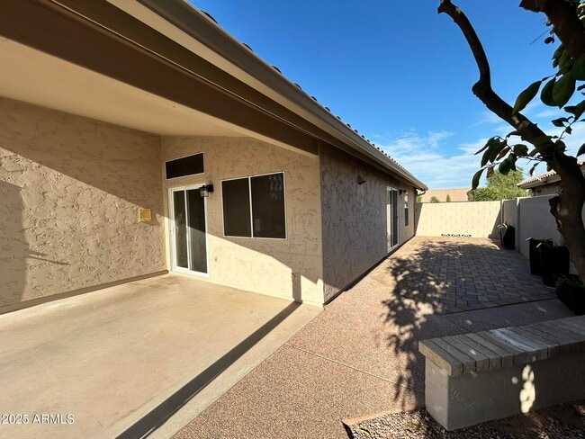 Building Photo - 855 N Quail Ln