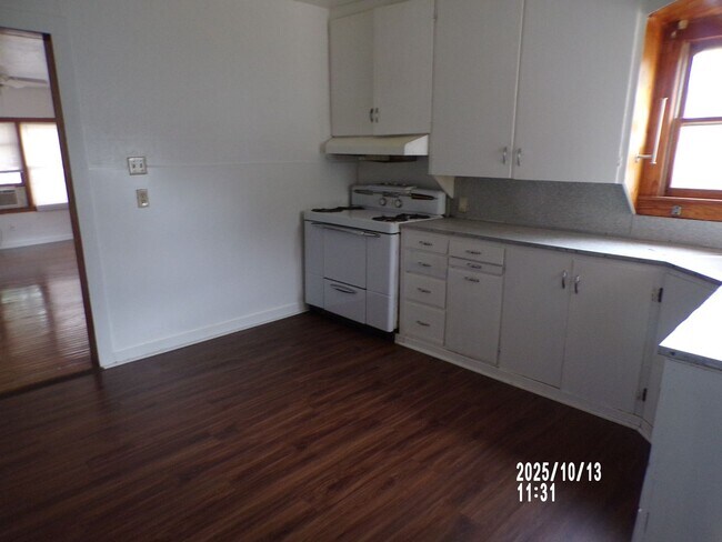 Building Photo - Very nice two-bedroom home located in the Walters area! One Dog under 20 lbs with owner approval!