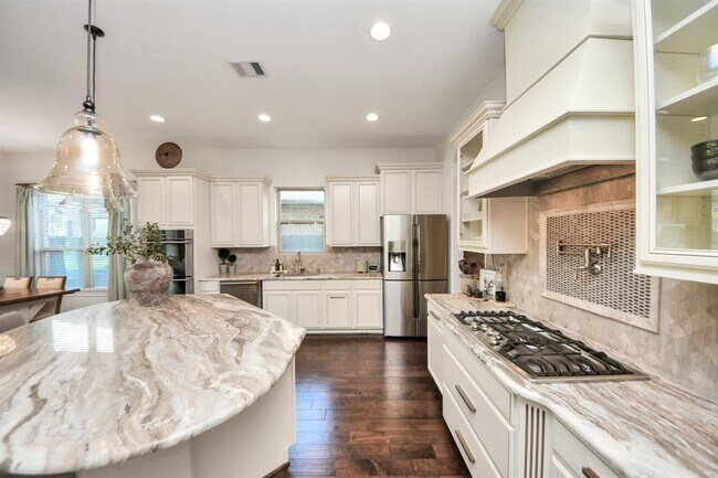Building Photo - 28934 Endeavor River Rd