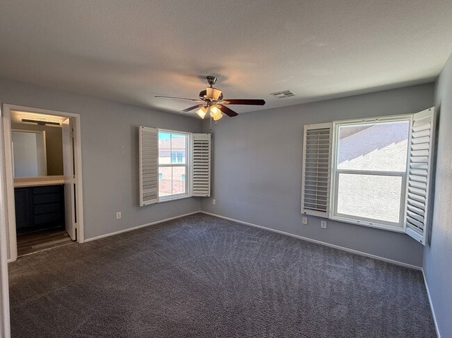 Building Photo - 684 Magrath St