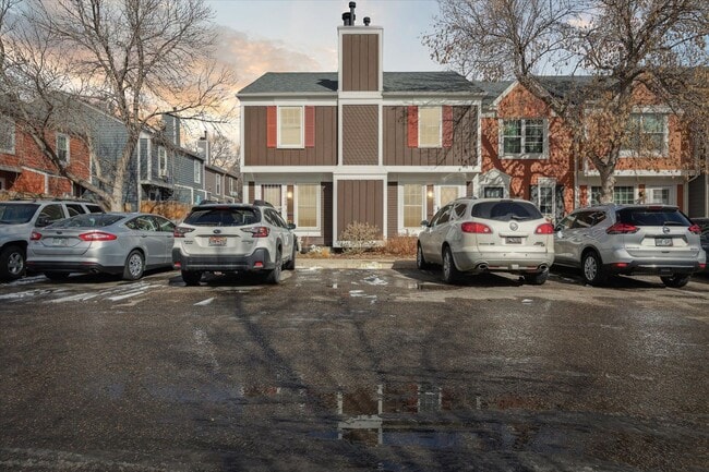 Building Photo - Charming 2-Bedroom 2 Bathroom Townhome with Finished Basement In Prime Lafayette Location!