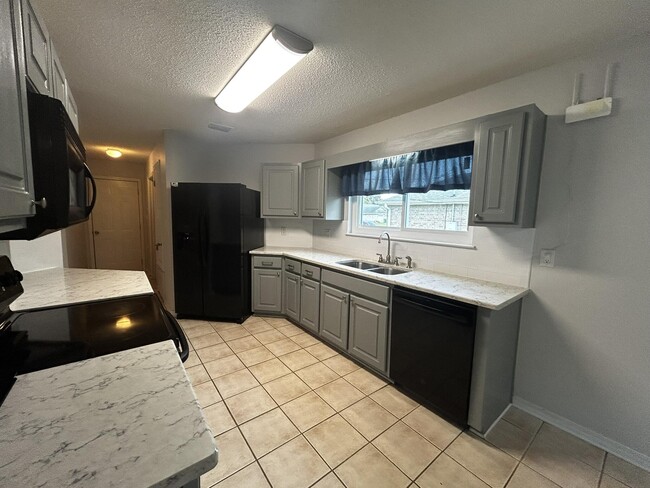 Building Photo - 4769 Coronado Cir