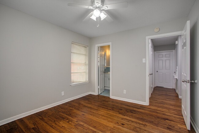Building Photo - $1,000 Move In Special – First Month with 18 Month Lease