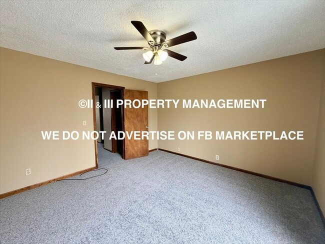 Building Photo - 1424 E Mart-Way Cir