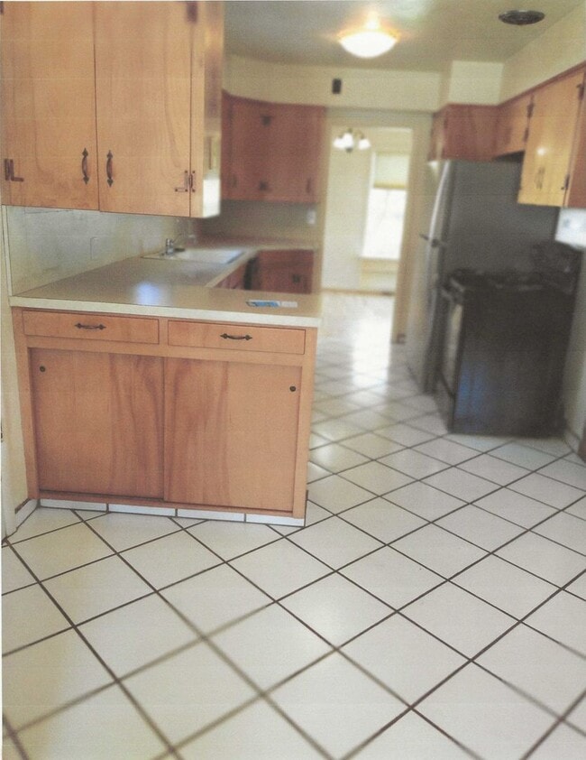Building Photo - Available August 6th: Must See Mid Century...