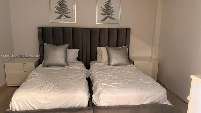 Building Photo - 1830 S Ocean Dr