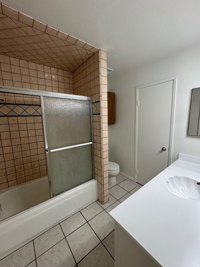 Building Photo - Orchard Lane Condo for Rent near the 101 F...